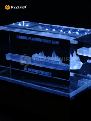 Plakat Kristal Penghargaan Al Maryah Project dari PAL Indonesia