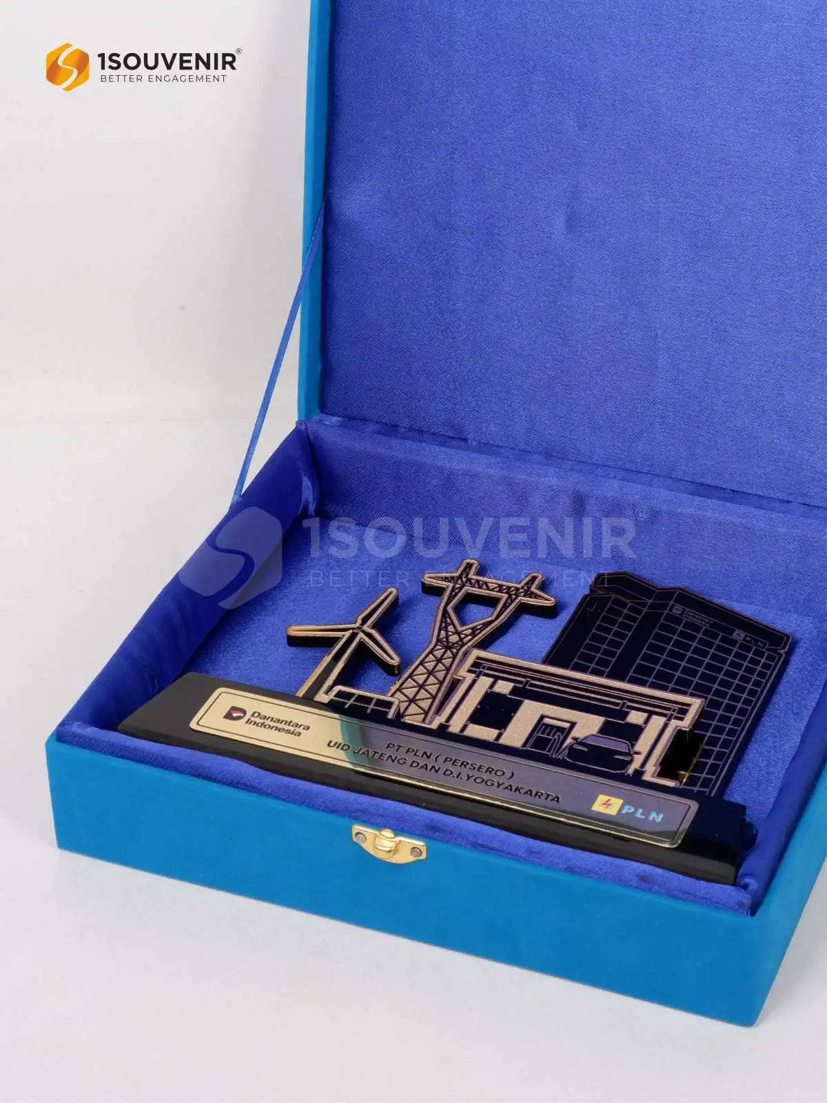 Plakat Logam Kenang-kenangan dari PLN UID Jateng dan DIY 3 DETAIL2-PL343 Plakat Logam PLN UID Jateng dan DIY