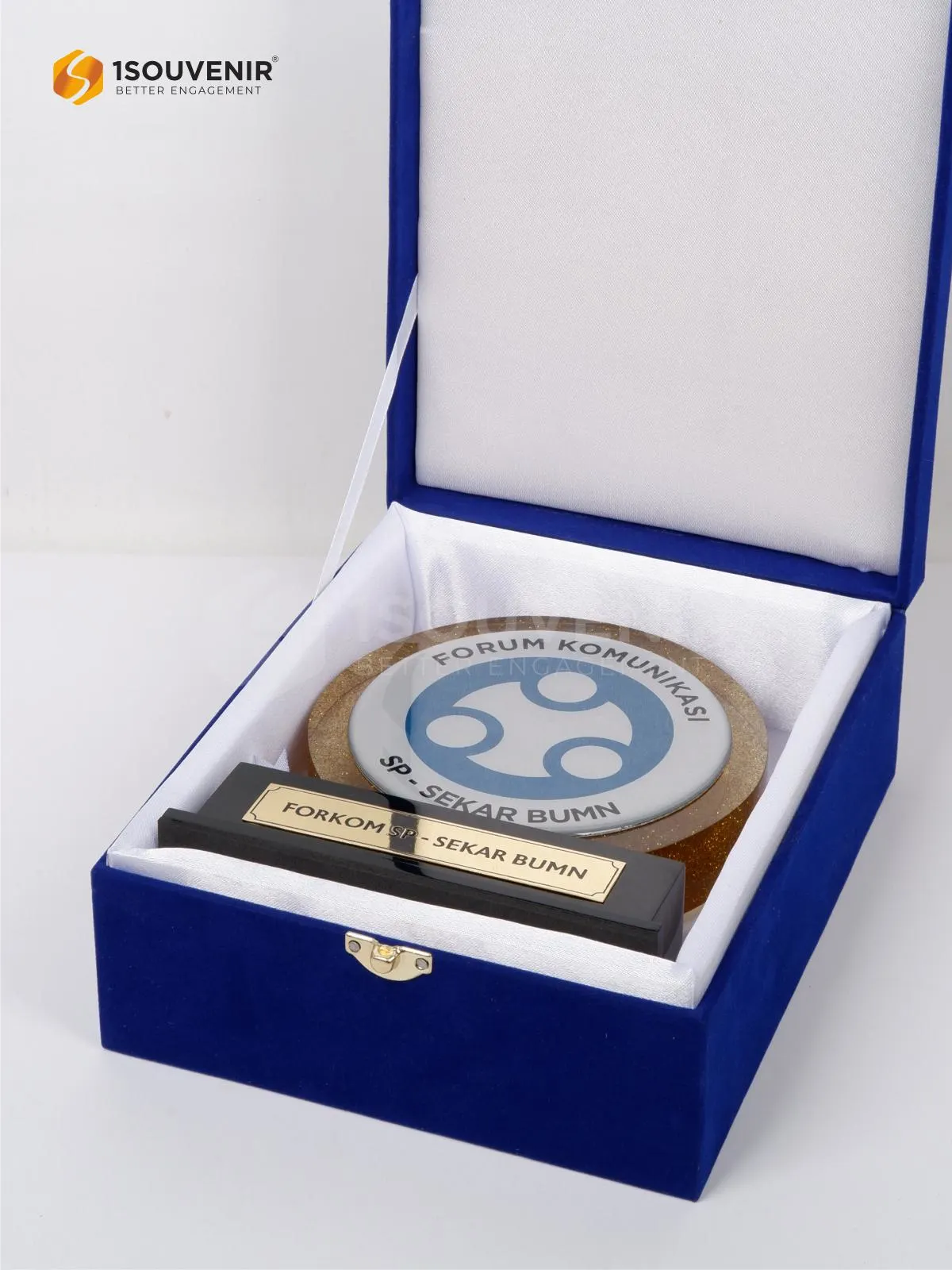 Plakat Resin Kenang-kenangan Forum Komunikasi SP Sekar BUMN 3 DETAIL2-PR332 Plakat Resin Forum Komunikasi