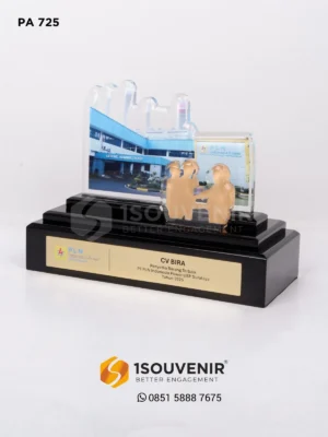 Plakat Akrilik Penyedia Barang...