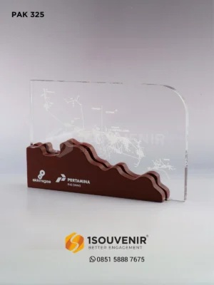 Plakat Kayu Akrilik Kenang-kenangan Pertamina...