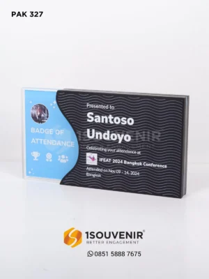 Plakat Kayu Akrilik Penghargaan...