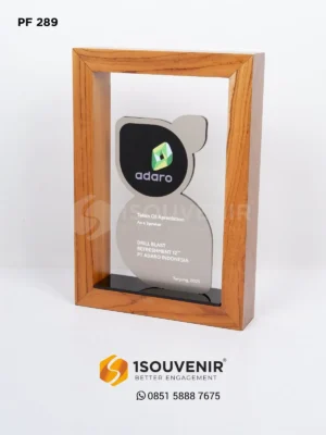 Plakat Frame Kayu Drill Blast Refreshment...