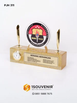 Plakat Jam Pen Holder Kenang-kenangan dari Humas Polri