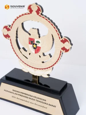 Plakat Logam Kenang-kenangan dari BPK Perwakilan...