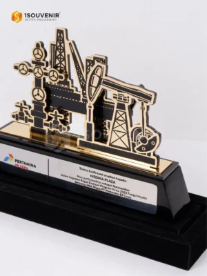 Plakat Logam Rapat Evaluasi Program Kerja...