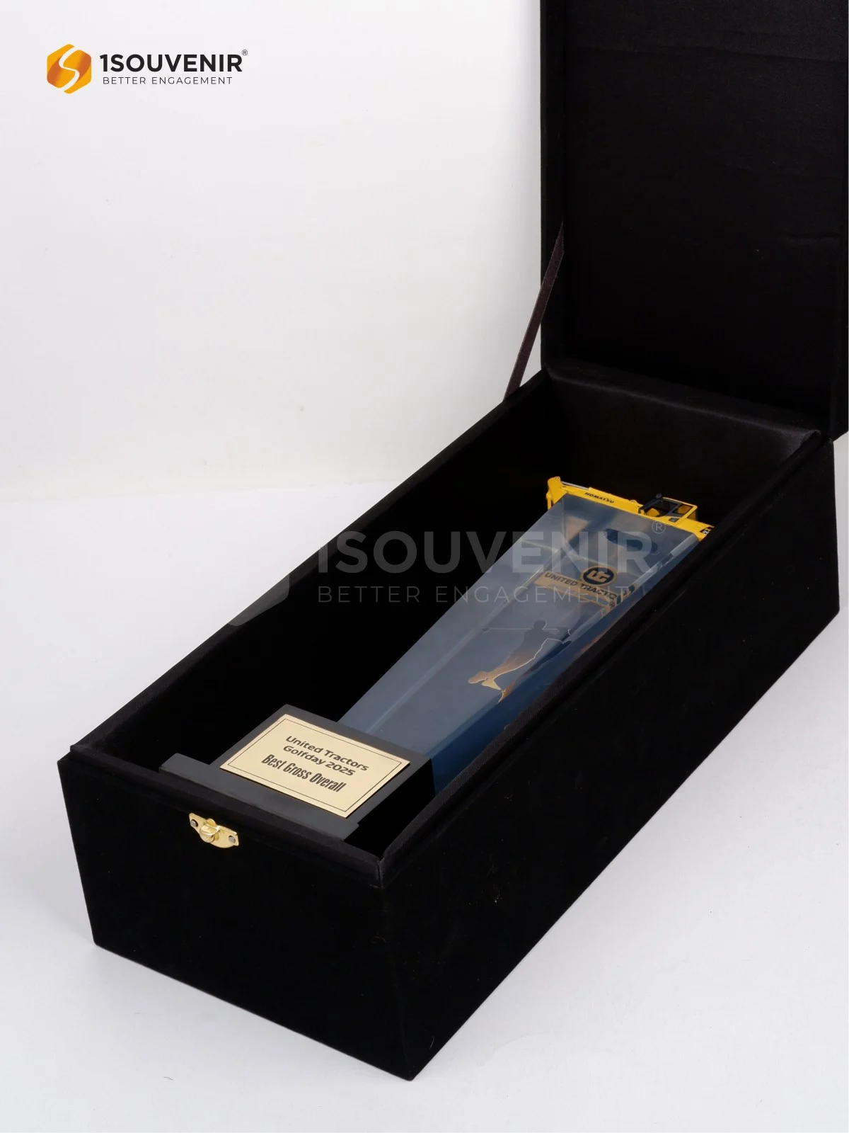 Piala Golf Penghargaan Best Gross Overall dalam United Tractors Golfday 3 DETAIL2-TG216 Piala Golf United Tractors Golfday