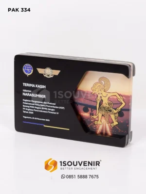 Plakat Kayu Akrilik untuk Narasumber Kegiatan...