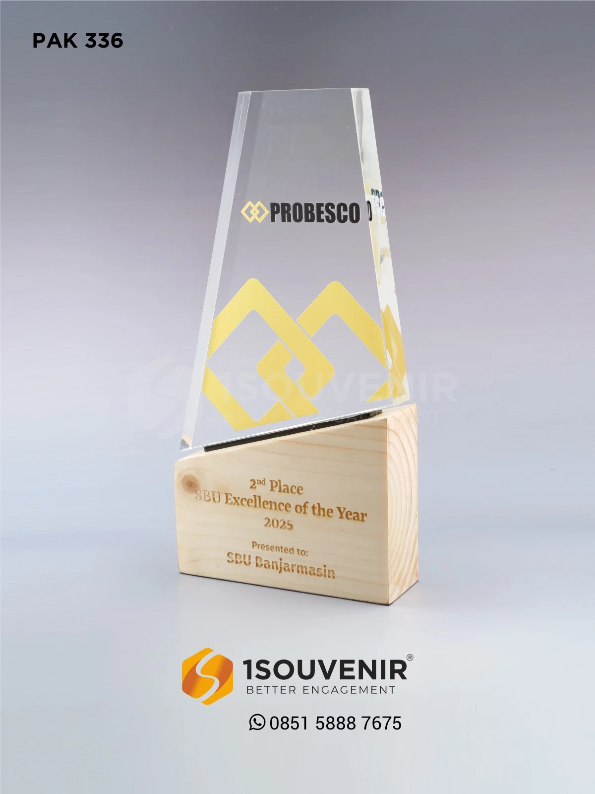 Plakat Kayu Akrilik SBU Excellence of The Year 2025 Penghargaan dari SBU Banjarmasin 1 PAK336 Plakat Kayu Akrilik SBU Excellence