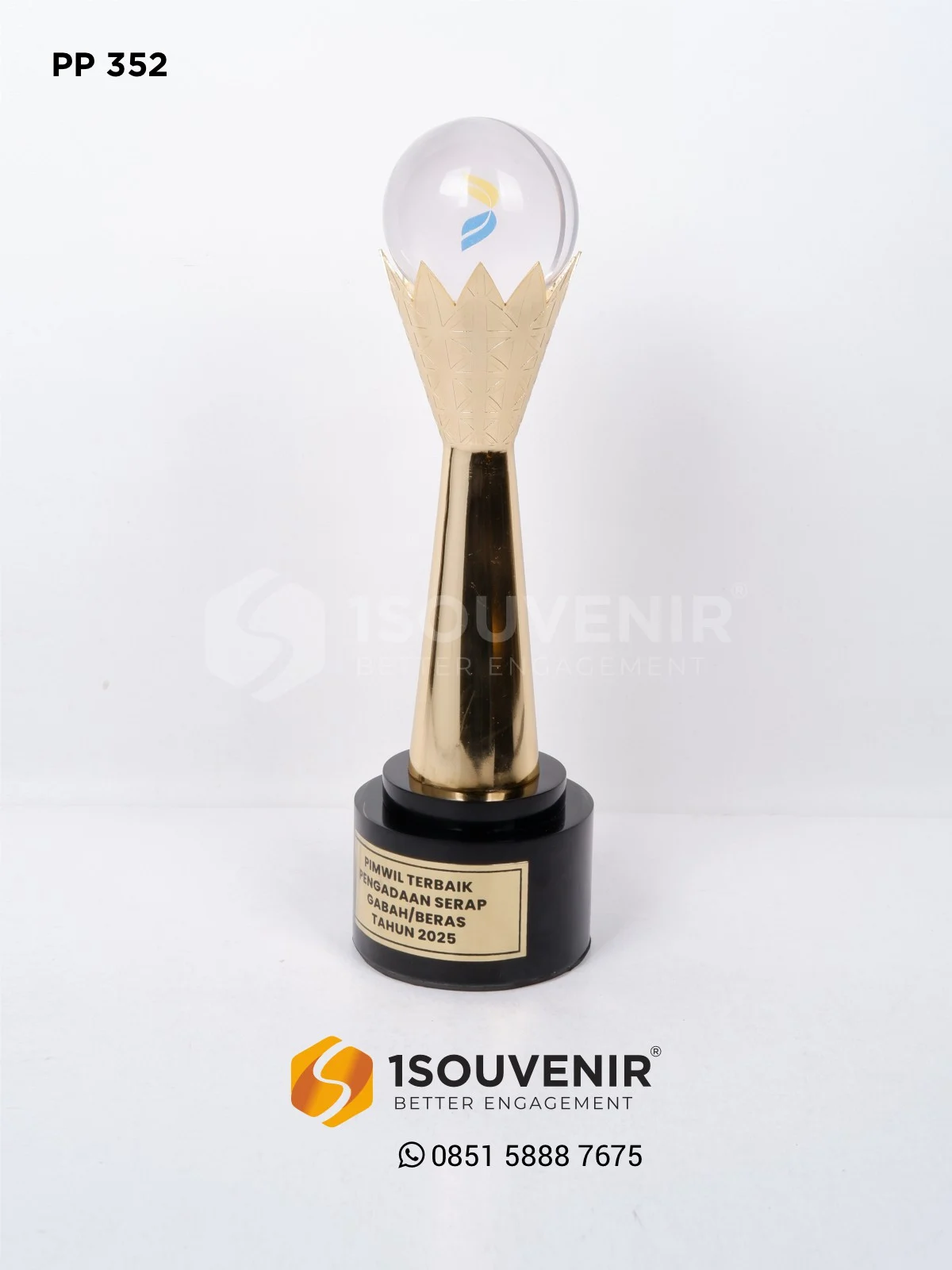 Piala Penghargaan PimWil Terbaik Pengadaan Serap Gabah/Beras 2025 1 PP352 Piala Penghargaan PimWil Terbaik