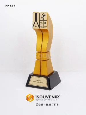 Piala Penghargaan The Most Favourite Influencer