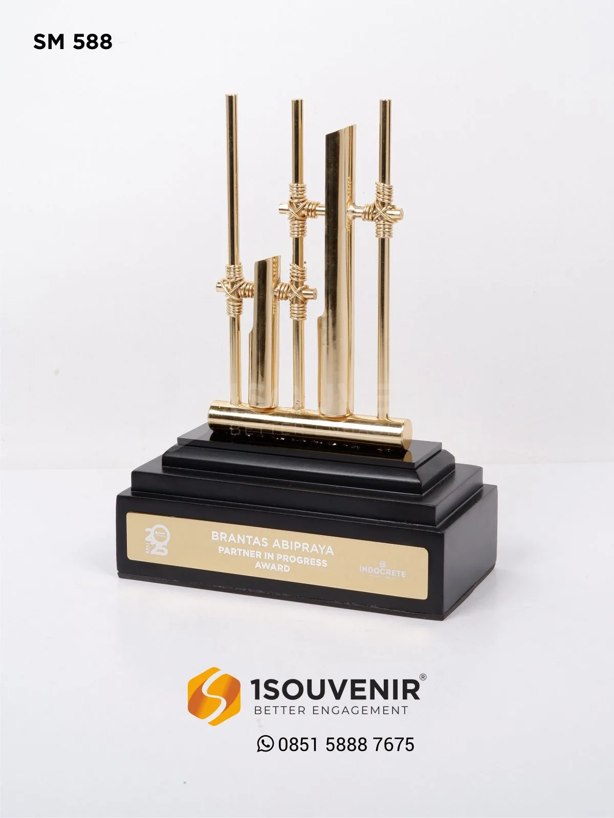 Miniatur Angklung Penghargaan Partner In Progress dari Indocrete untuk Brantas Abipraya 1 SM588 Miniatur Angklung Brantas Abipraya