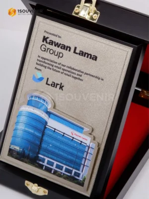 Plakat Kayu Apresiasi dari Kawan Lama Group...