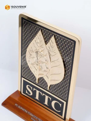 Plakat Logam Kenang-kenangan PT Sumatra Tobacco Trading...