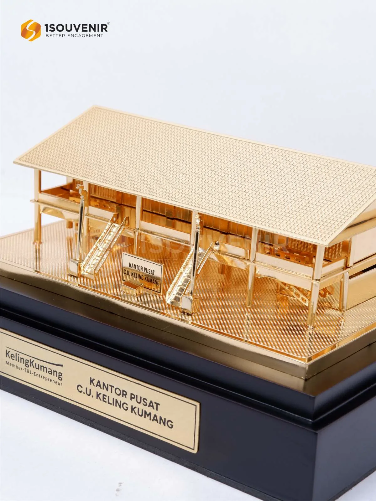 Miniatur Gedung Kantor Pusat Kenang-kenangan dari CU Keling Kumang 2 DETAIL-SM599 Miniatur Kantor Pusat C.U