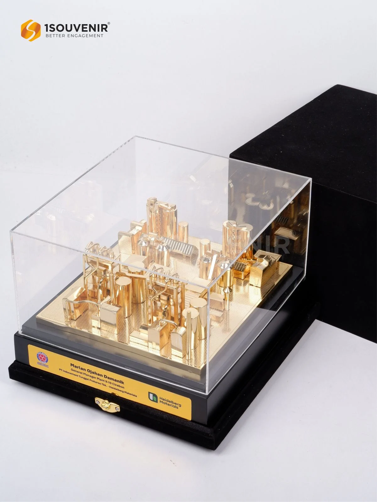 Miniatur Pabrik Kenang-kenangan dari PT Indocement Tunggal Prakarsa 3 DETAIL2-SM600 Miniatur Indocement Tunggal Prakarsa