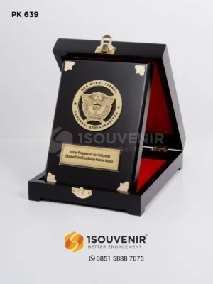 Plakat Kayu Kenang-kenangan dari Kantor Pengawasan...