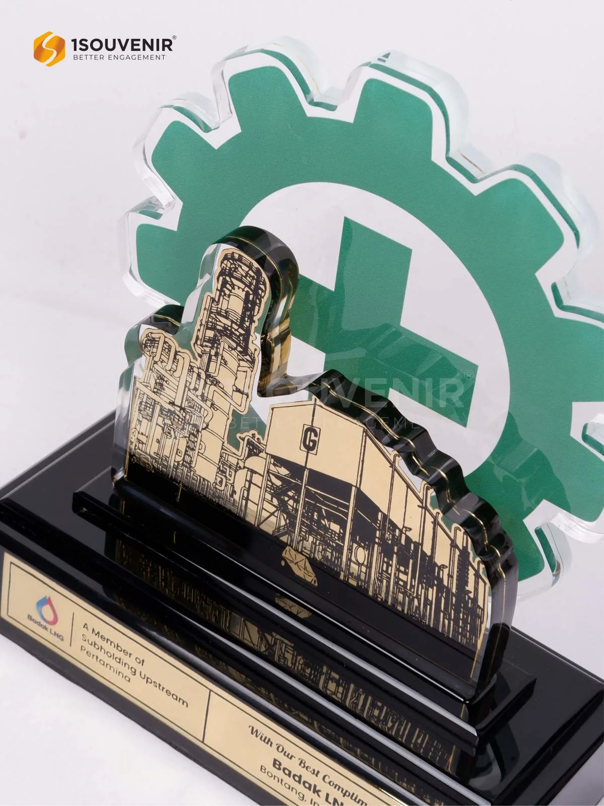 Plakat Akrilik Penghargaan K3 PT Badak LNG 2 DETAIL-PA770 Plakat Akrilik K3 PT Badak LNG