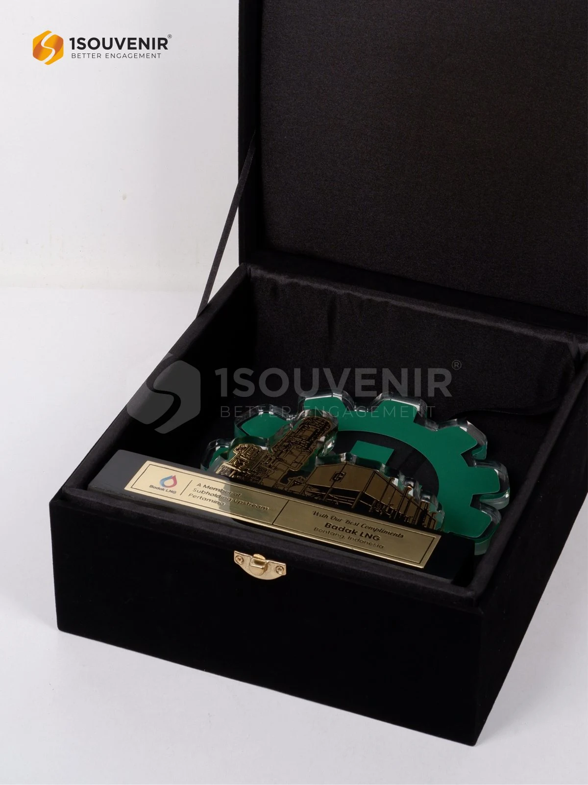 Plakat Akrilik Penghargaan K3 PT Badak LNG 3 DETAIL2-PA770 Plakat Akrilik K3 Badak LNG