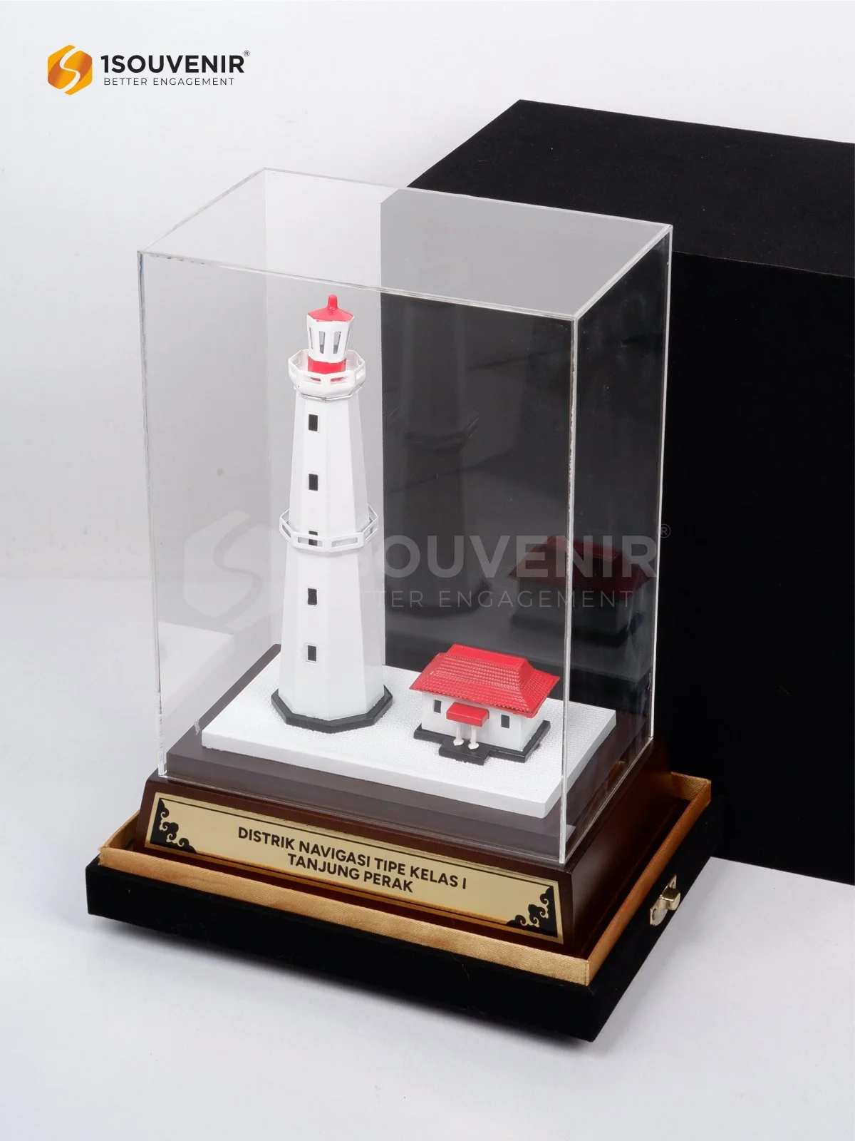 Miniatur Mercusuar Cendera Mata dari Distrik Navigasi Tipe Kelas 1 Tanjung Perak 3 DETAIL2-SM603 Miniatur Mercusuar Distrik Navigasi