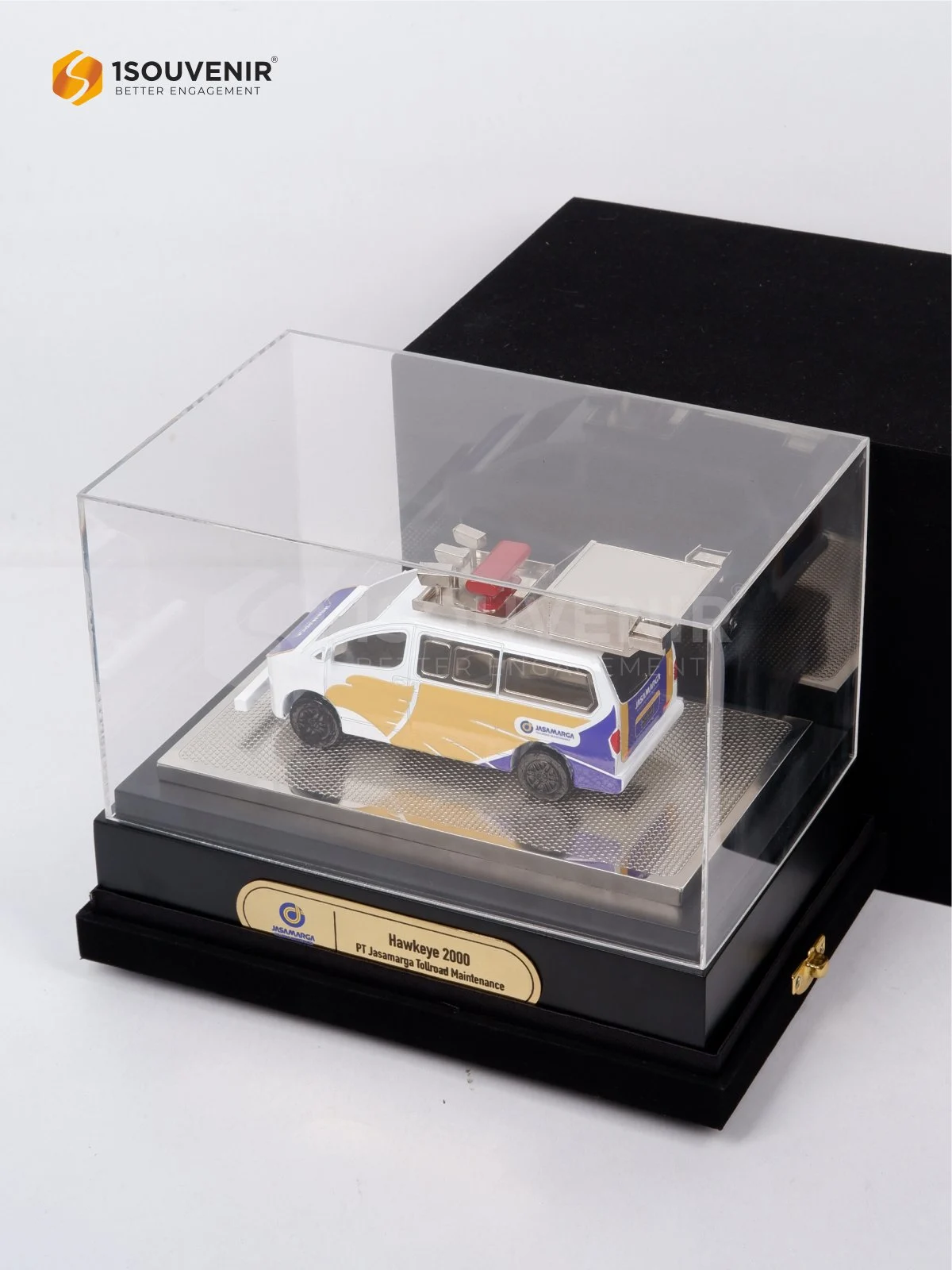 Miniatur Mobil Hawkeye 2000 Cendera Mata Ikonik dari PT Jasamarga Tollroad Maintenance 3 DETAIL2-SM605 Miniatur Hawkeye 2000