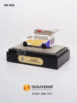 Jogjaplakat | Toko Plakat & Pusat Plakat Terlengkap 35 Miniatur Mobil Hawkeye 2000 Cendera...