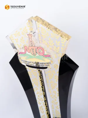 Piala Penghargaan Juara Umum MTQ...