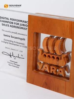 Plakat Kayu Akrilik Apresiasi Digital Performance Champion for Junior Sales Agronomist