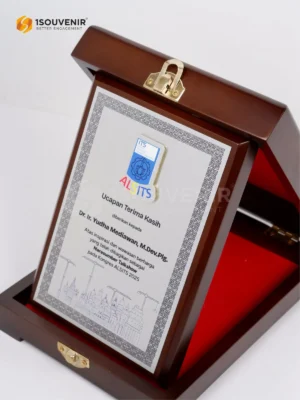 Jogjaplakat | Toko Plakat & Pusat Plakat Terlengkap 27 Plakat Kayu Kongres ALSITS 2025...