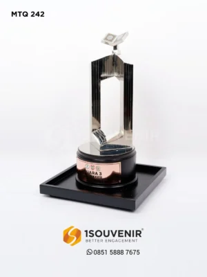 Piala Penghargaan Juara MTQ XXXII...