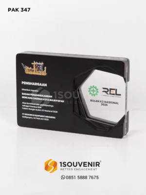 Plakat Kayu Akrilik BK3N REI Balikpapan Penghargaan untuk Badan Penanggulangan Bencana Daerah Kota Balikpapan