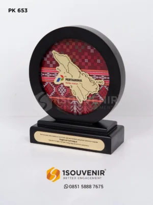 Plakat Kayu Bulat Pertamina Patra Niaga sebagai Ucapan Terima Kasih untuk Regional Sumbagut