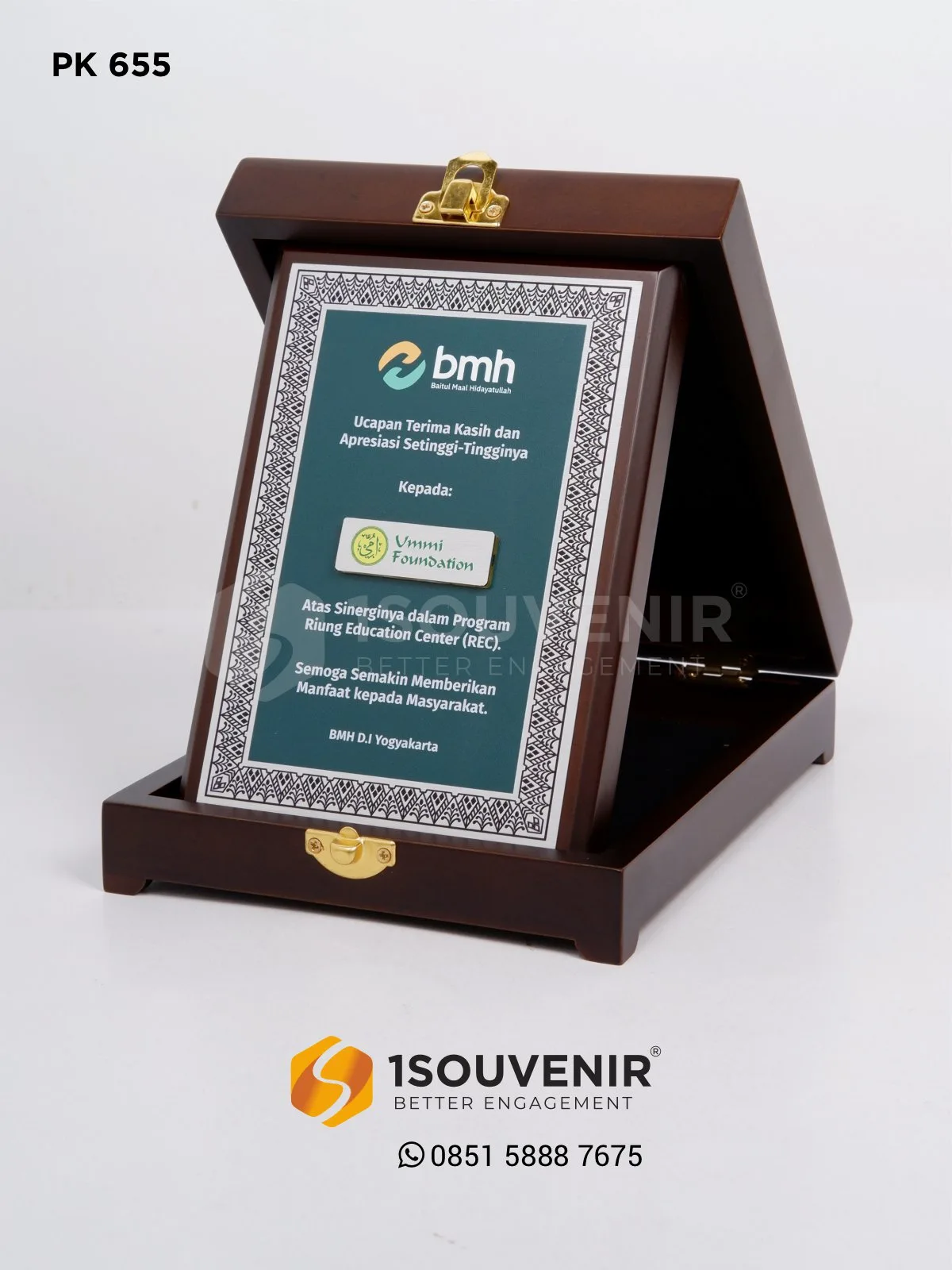 Plakat Kayu Penghargaan dari BMH DIY untuk Ummi Foundation dalam Riung Education Center 1 PK655 Plakat Kayu BMH DIY