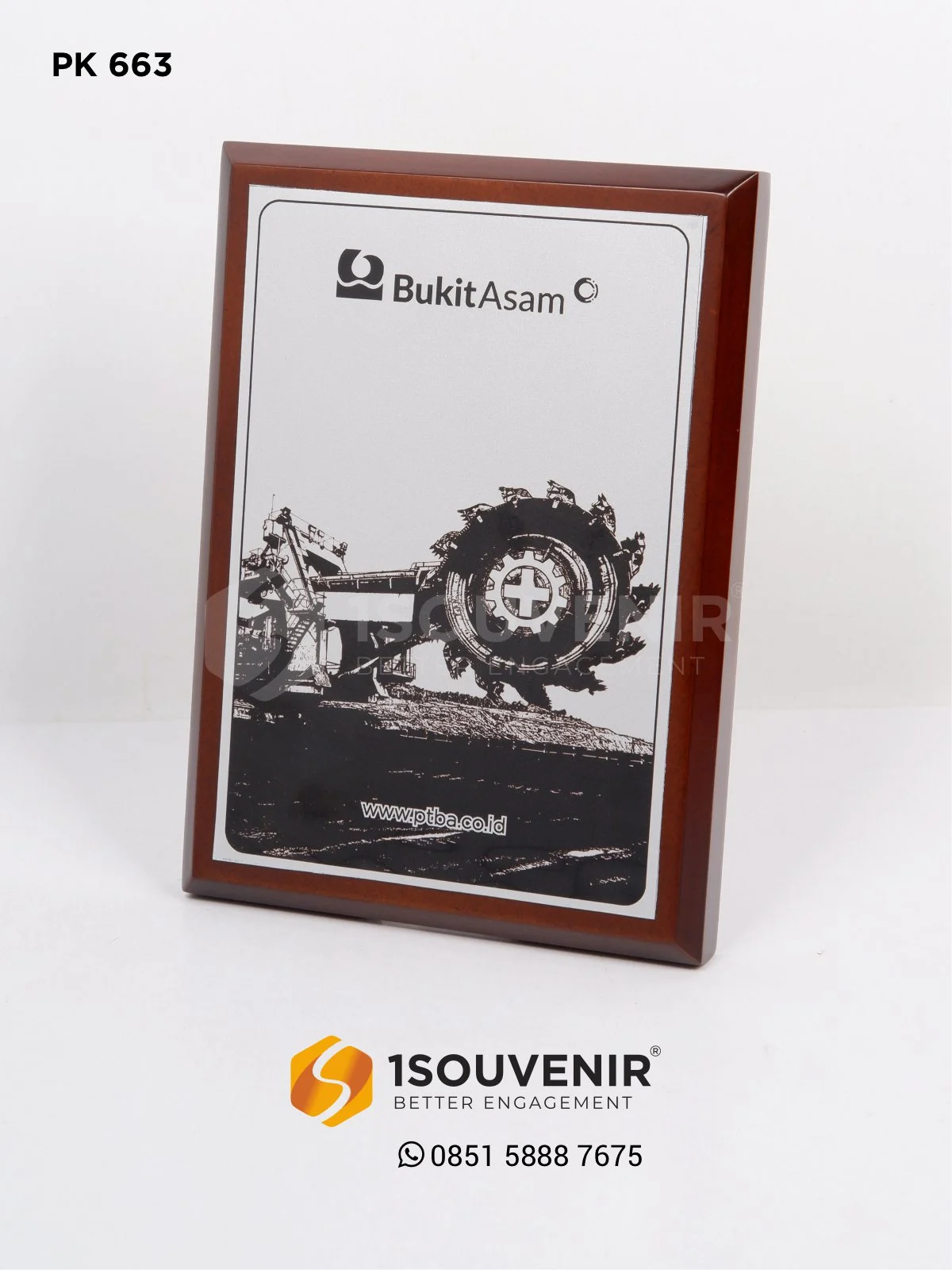 Plakat Kayu Cendera Mata dari Bukit Asam 1 PK663 Plakat Kayu Bukit Asam