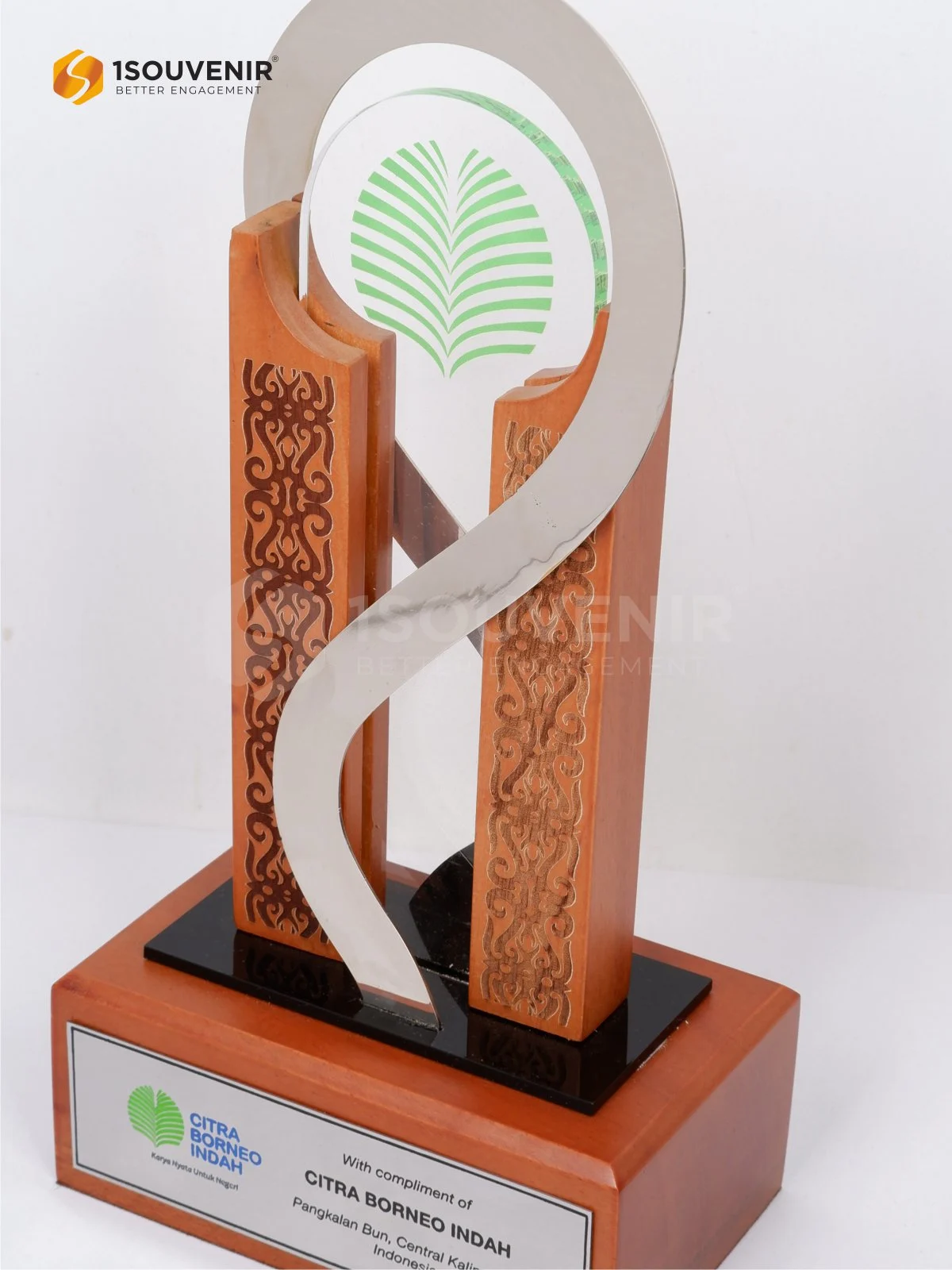 Plakat Kayu Kenang-kenangan dari PT Citra Borneo Indah 2 DETAIL-PK670 Plakat Kayu Citra Borneo Indah