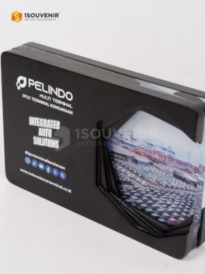 Plakat Kayu Akrilik Cendera Mata dari Pelindo...