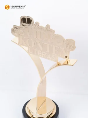 Jogjaplakat | Toko Plakat & Pusat Plakat Terlengkap 27 Piala Penghargaan Juara Harapan...