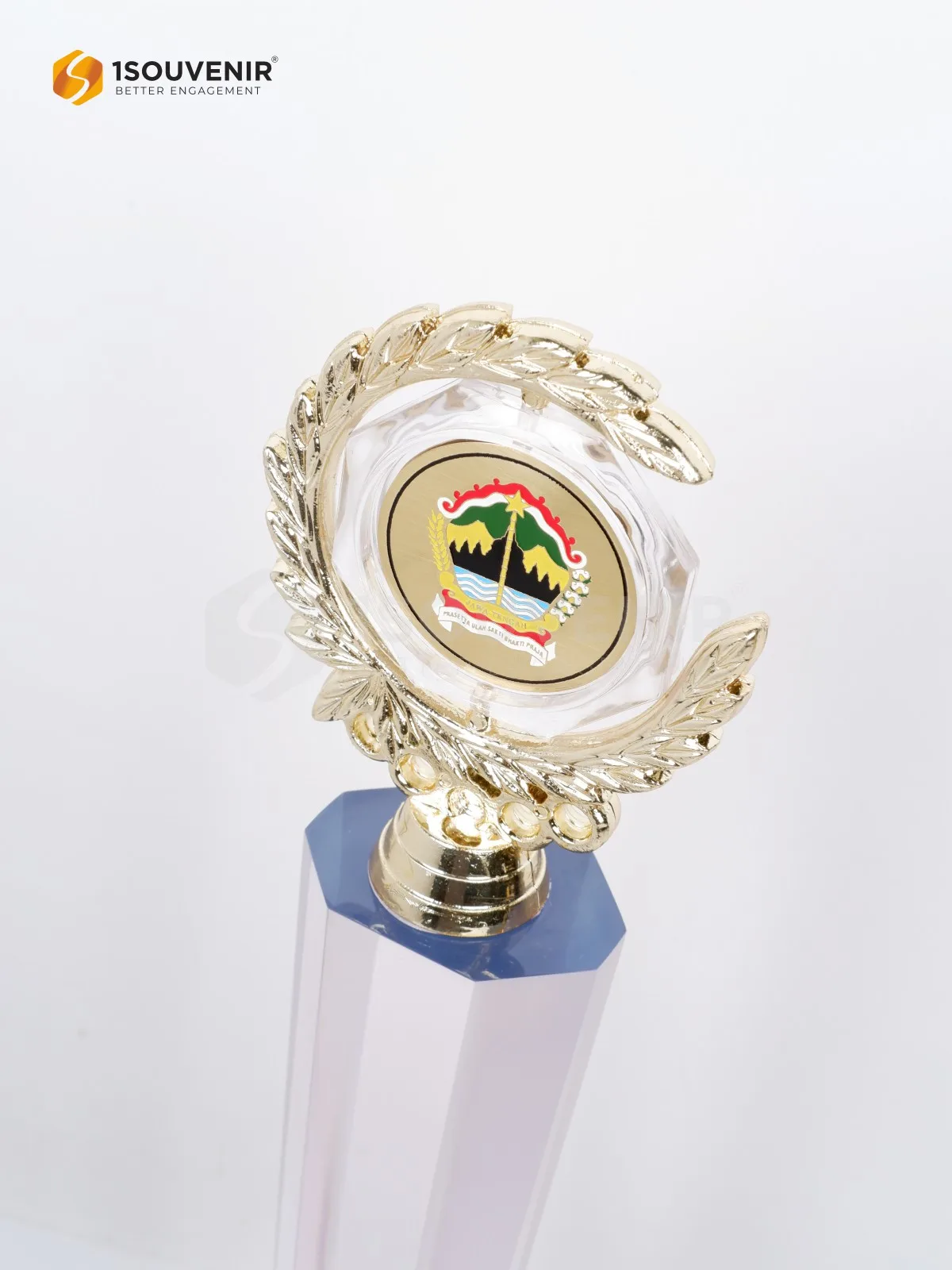 Piala Penghargaan FLS3N Juara I Ensambel Campuran 3 Alat Musik Jenjang SMP Tingkat Jawa Tengah 2 DETAIL-PP365 Piala Penghargaan Ensambel Campuran