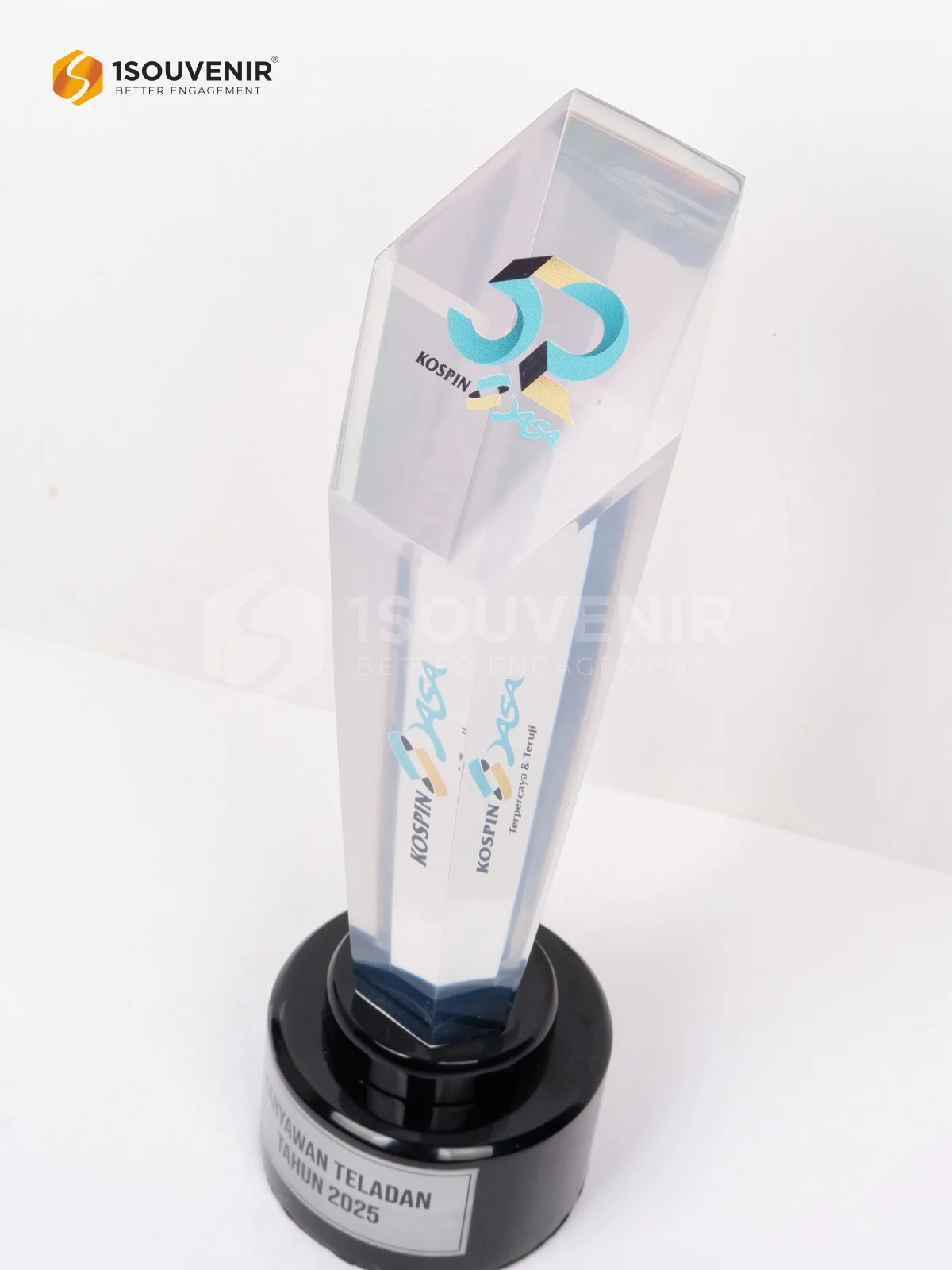 Piala Penghargaan Karyawan Teladan tahun 2025 dari Kospin Jasa 2 DETAIL-PP369 Piala Penghargaan Kospin Jasa