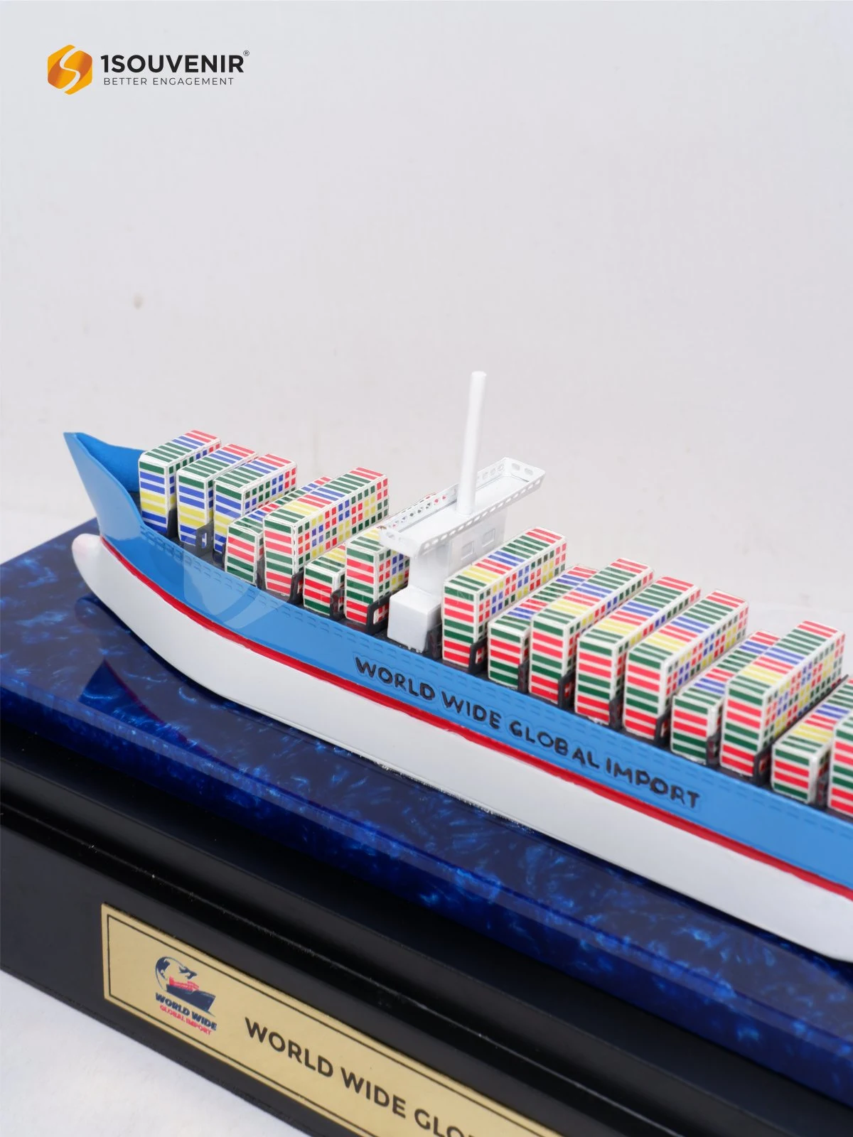 Miniatur Kapal Kargo Cendera Mata dari World Wide Global Import 2 DETAIL-SM621 Miniatur Kargo World Wide Global