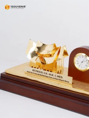 Miniatur Rumah Gadang Cendera Mata...