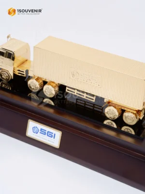 Miniatur Truk PT Strategis Global...