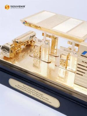 Miniatur SPBU Penghargaan untuk...