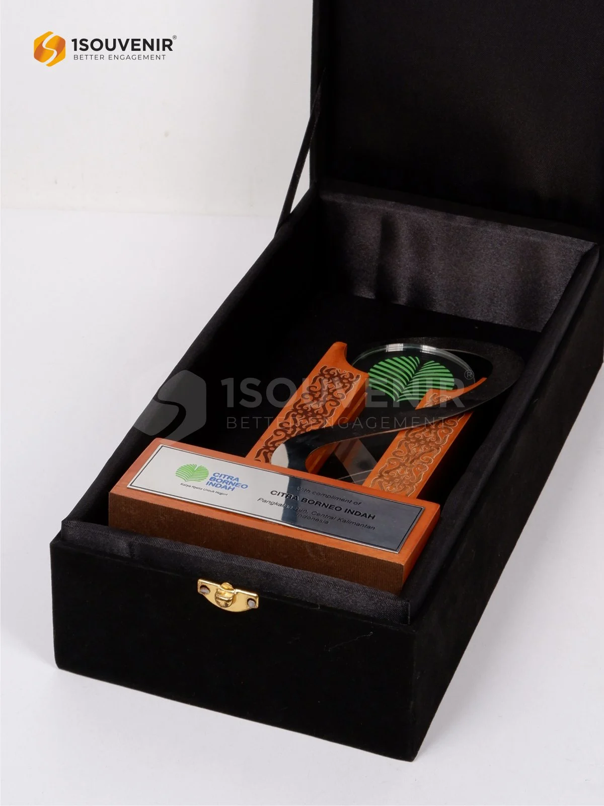 Plakat Kayu Kenang-kenangan dari PT Citra Borneo Indah 3 DETAIL2-PK670 Plakat Kayu Citra Borneo Indah