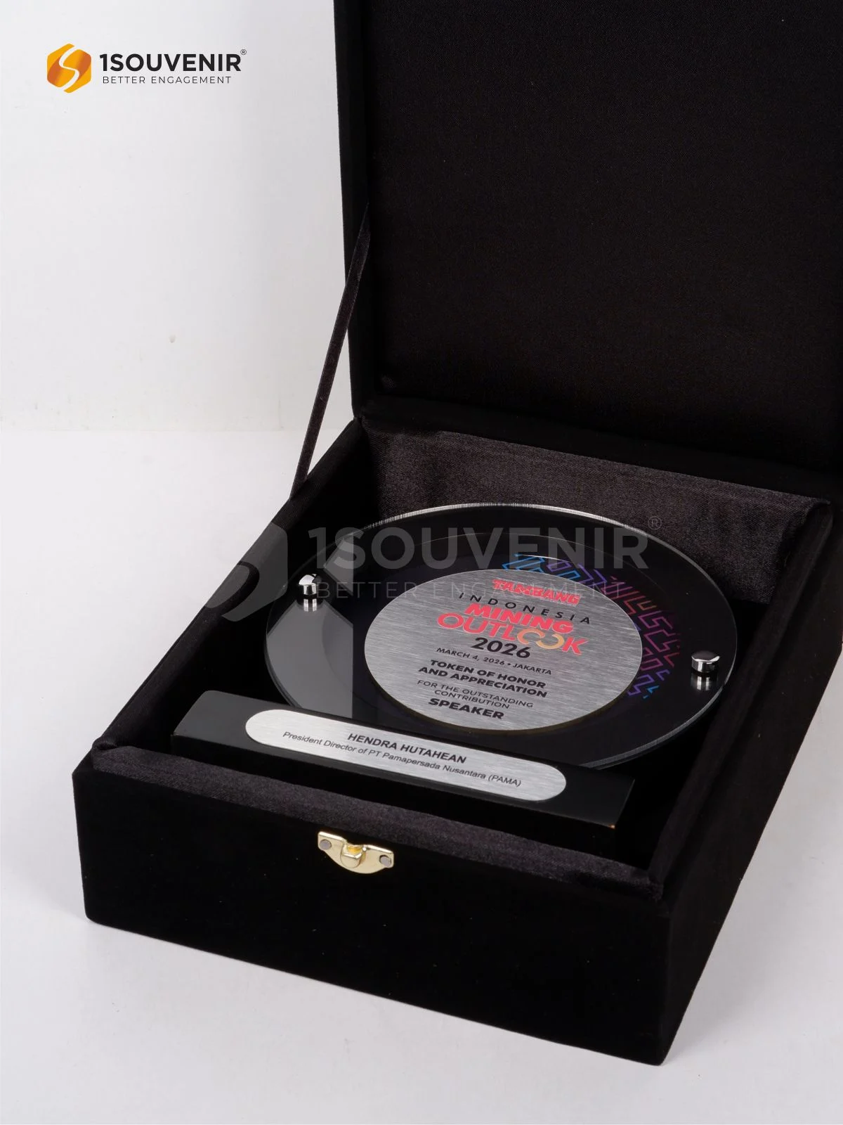 Plakat Kayu Indonesia Mining Outlook Hadiah Penghormatan dan Penghargaan untuk Narasumber 3 DETAIL2-PK677 Plakat Kayu Indoneia Mining Outlook