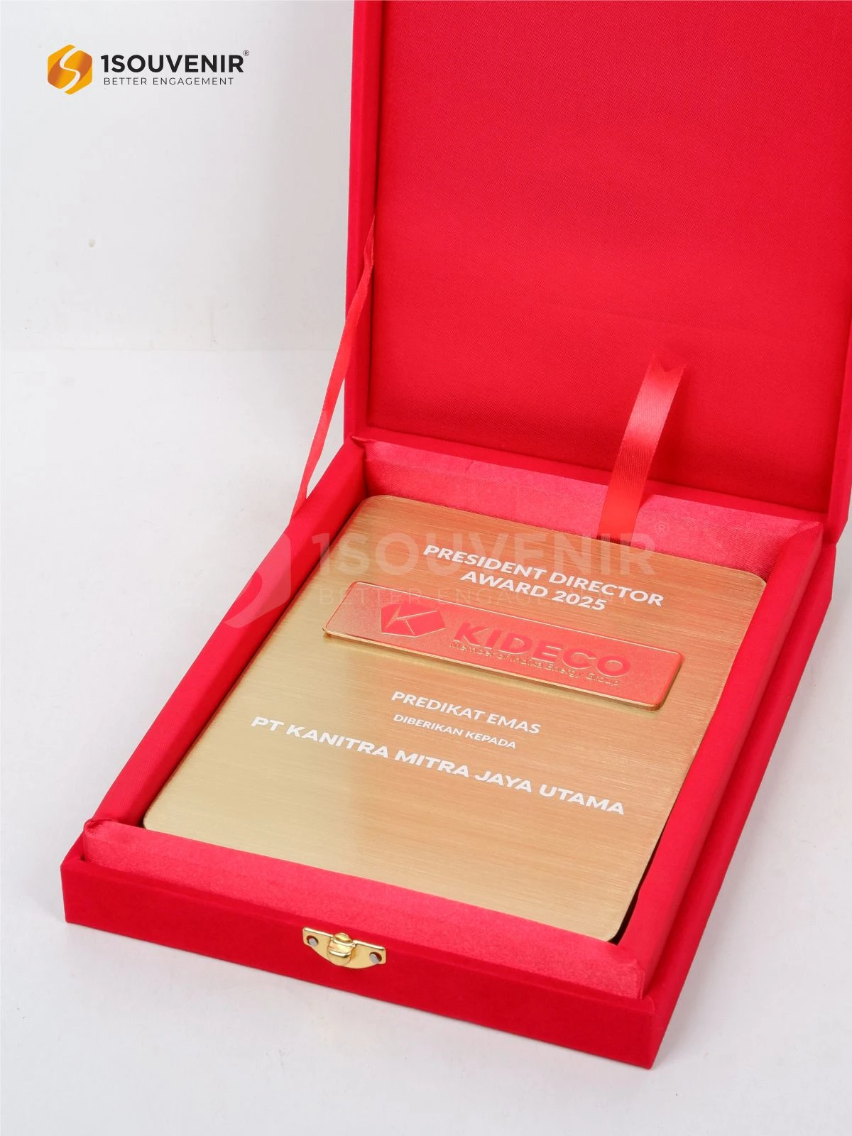 Plakat Logam President Director Award 2025 Penghargaan Predikat Emas untuk PT Kanitra Mitra Jaya Utama 3 DETAIL2-PL388 Plakat Logam President Director Award