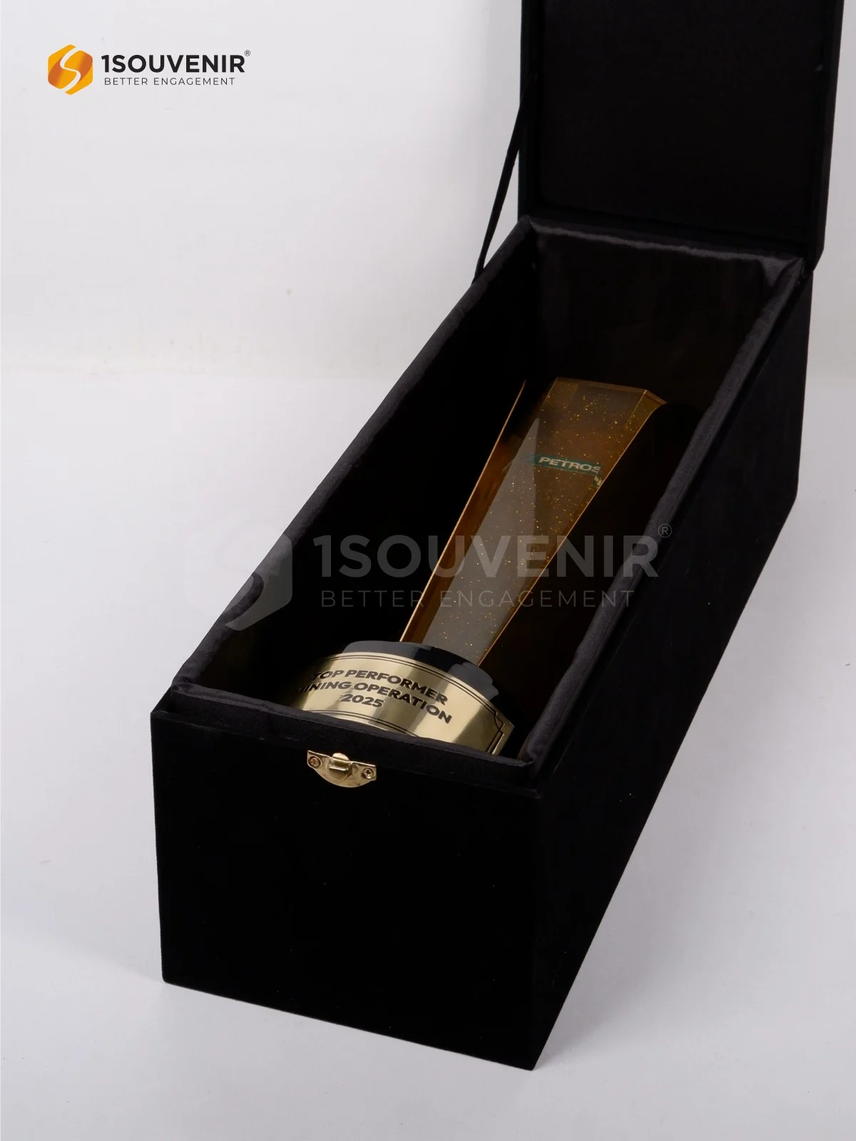 Piala Penghargaan Top Performer Mining Operation 2025 dari Petrosea Minerva 3 DETAIL2-PP367 Piala Penghargaan Top Performer Mining