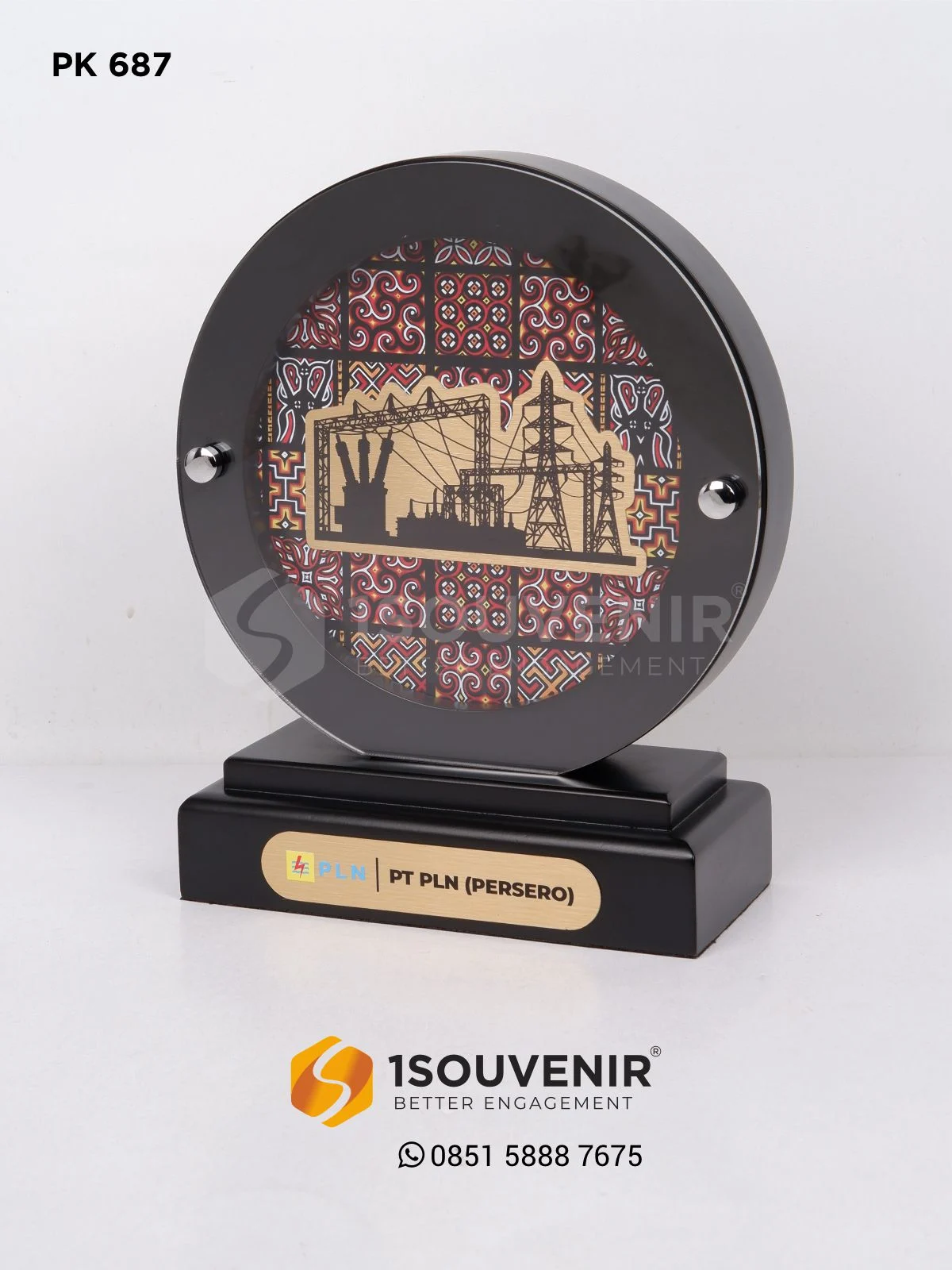 Plakat Kayu Cendera Mata dari PLN Unit Induk Distribusi Riau dan Kepulauan Riau 1 PK687 Plakat Kayu Bulat PT PLN (Persero)
