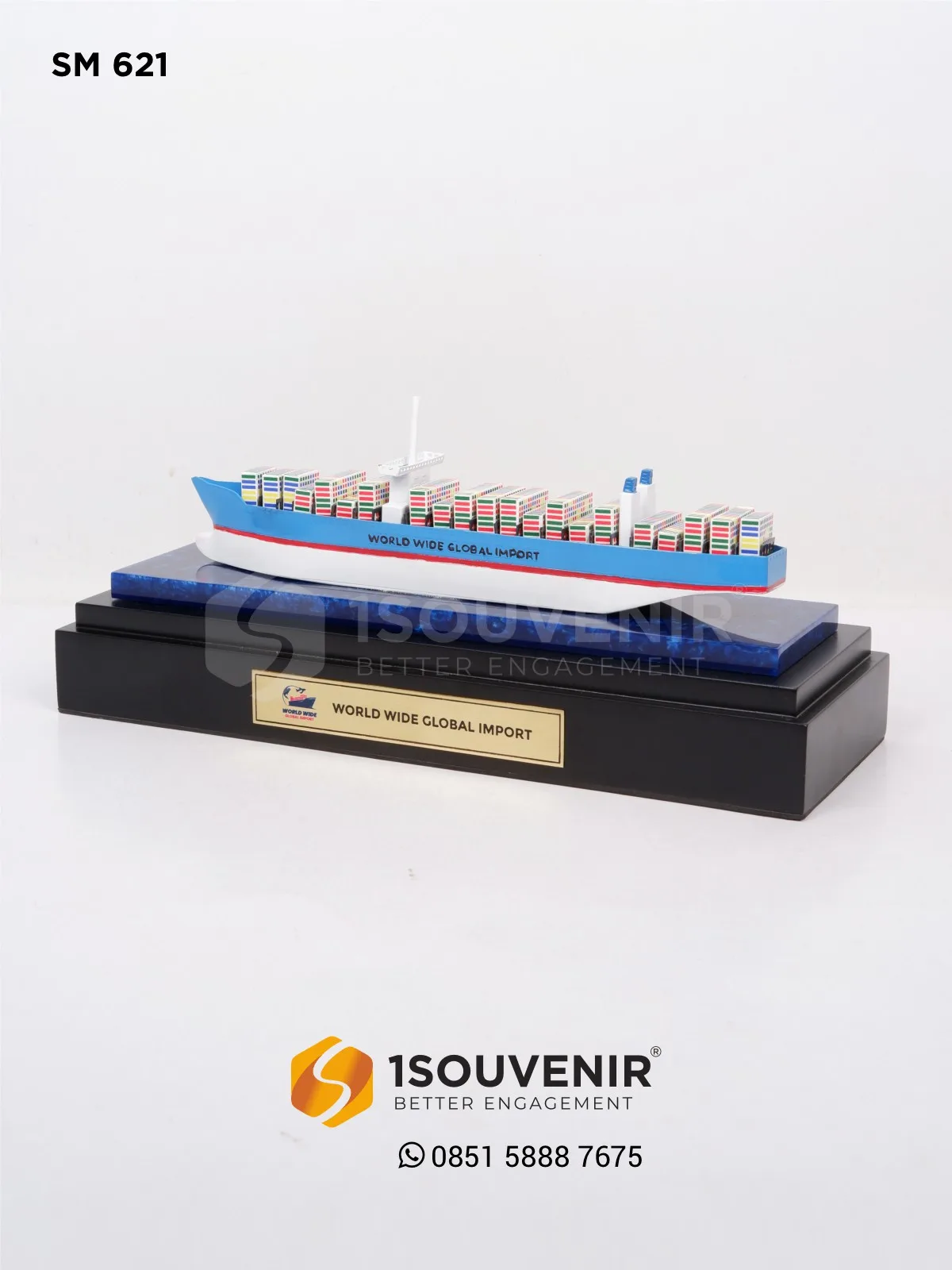 Miniatur Kapal Kargo Cendera Mata dari World Wide Global Import 1 SM621 Miniatur Kargo World Wide Global