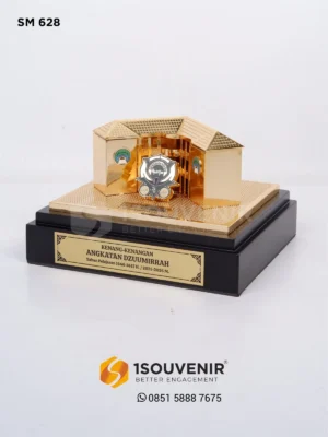 Miniatur Gedung Pondok Pesantren...